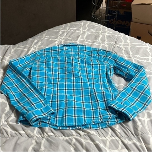 Size medium Hollister blue plaid button down shirt - Picture 5 of 6